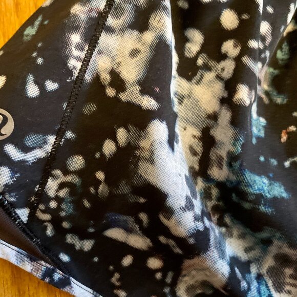 Lululemon Hotty Hot Shorts II 2.5 Pixel Haze Size 6 - Picture 7 of 10